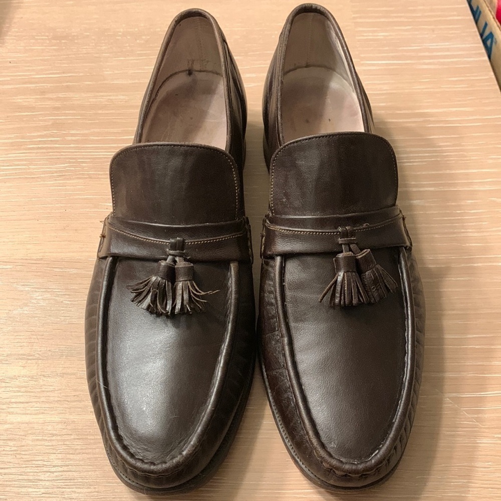 The Florsheim Shoe Imperial Quality Tassle Loafers Sz 9C some wear